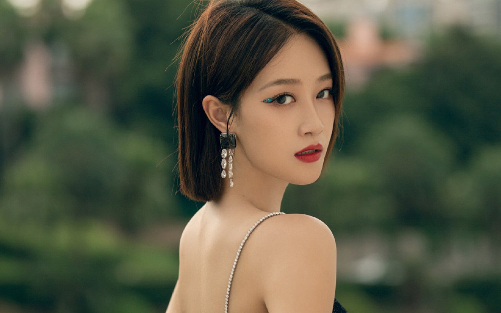 爱游戏官方-中国三人男篮加速培养替补阵容 增强板凳深度，中国男篮三人组