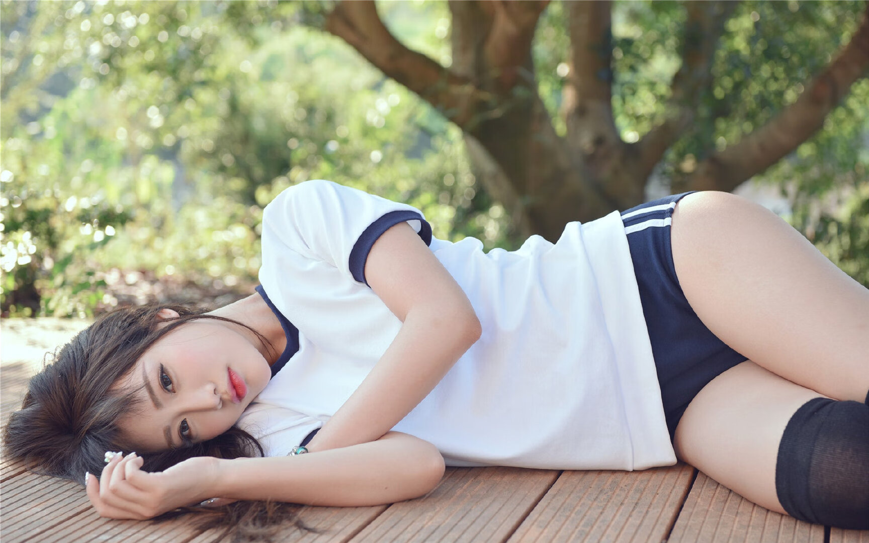 爱游戏电竞官网-法兰克福左右调度拉扯出进攻空间，法兰克福t2