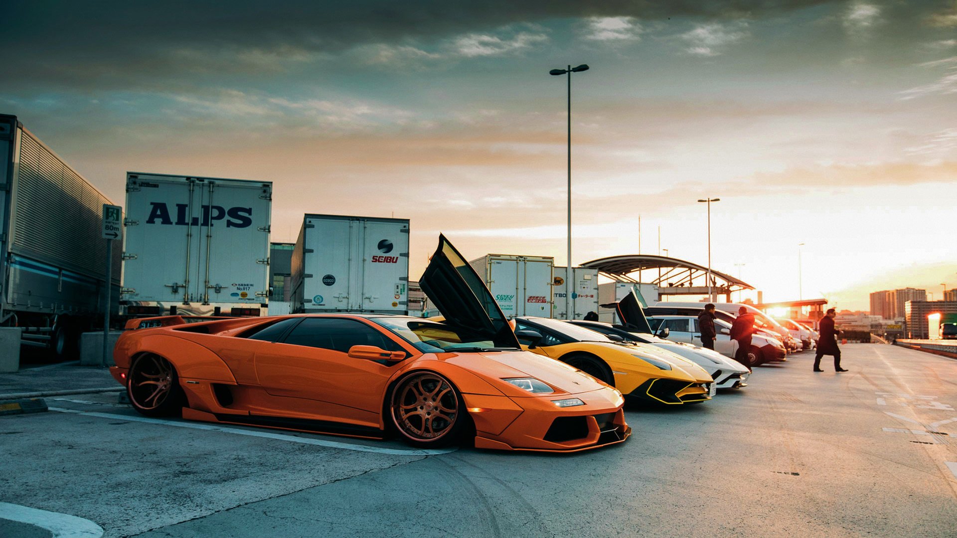 埃弗顿后腰防守强度提升限制穿插跑动，埃弗顿的球衣