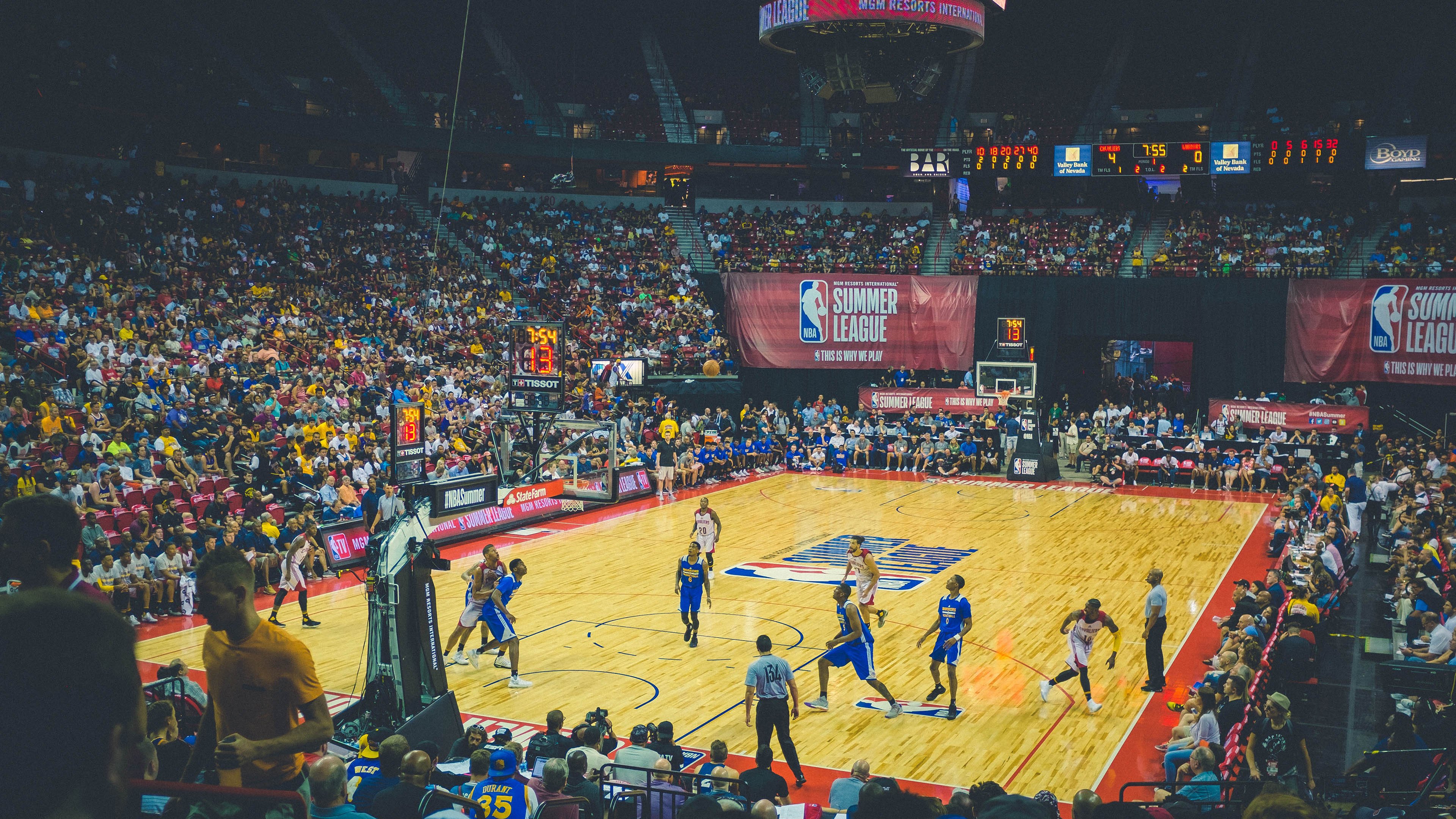 开云·体育官方网站入口-_猛龙突如其来，逆转战术卓越_，猛龙反击